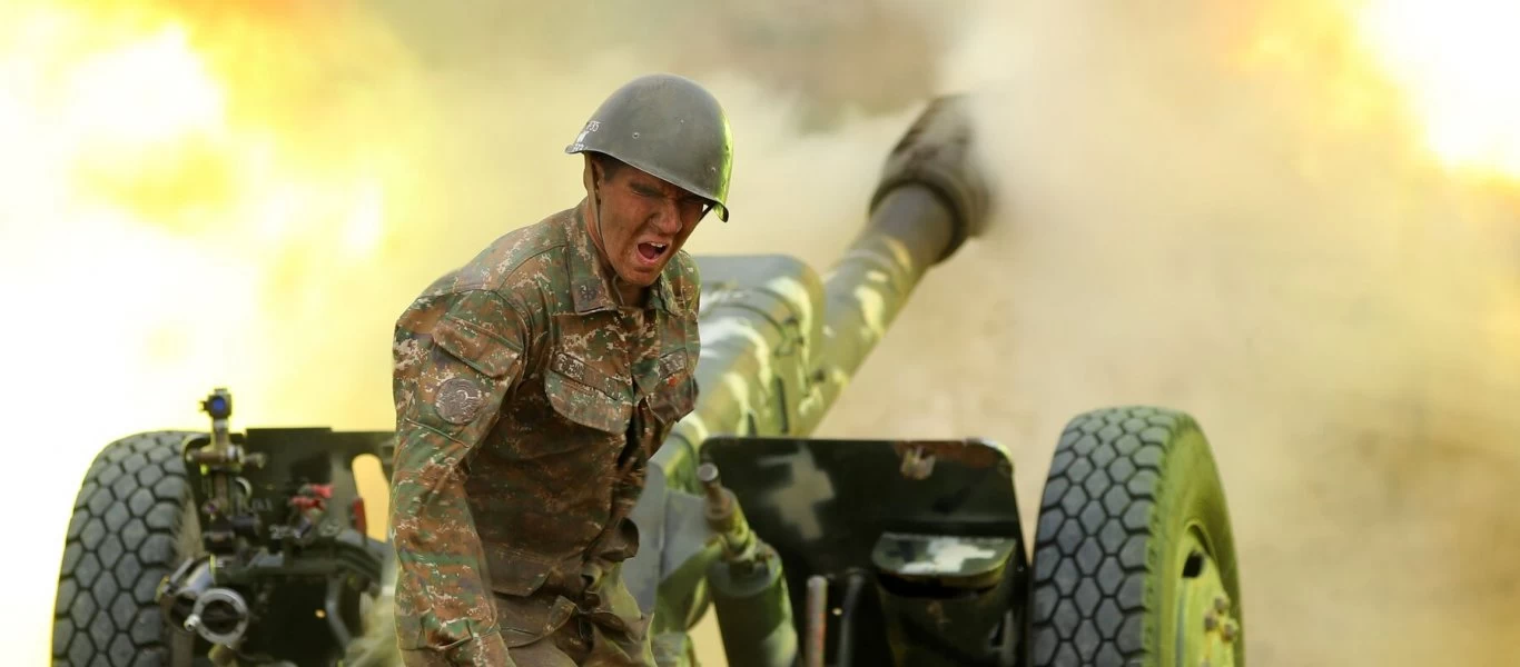 Αζέροι κατέγραψαν σε βίντεο τη στιγμή που τους χτύπησε το πυροβολικό των Αρμενίων